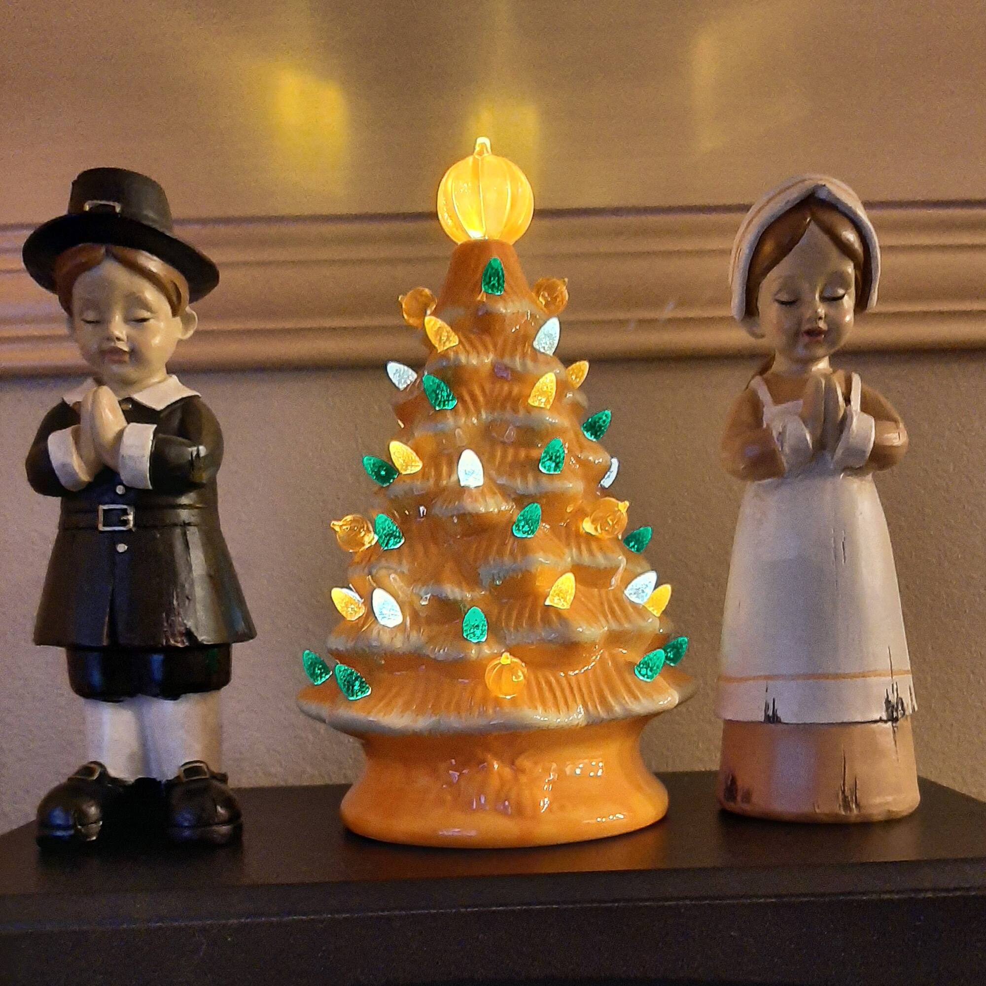 9" Pilgrim Children Praying Thanksgiving Décor